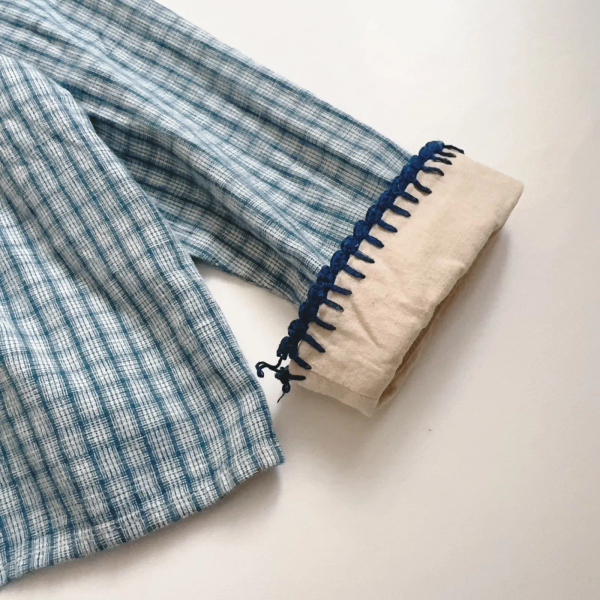 藍色格紋刺繡翻領長袖上衣 image 1 of 0