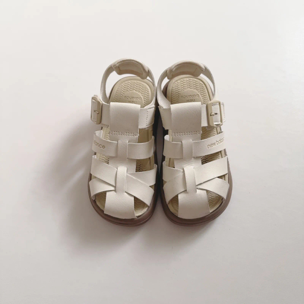 休閒涼鞋 image 1 of 0