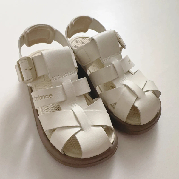 休閒涼鞋 image 1 of 0