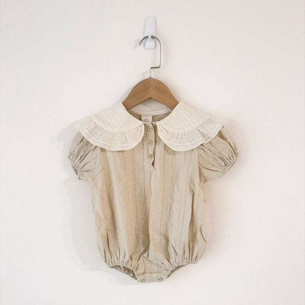翻領壓紋包屁衣 BEIGE image 1 of 0