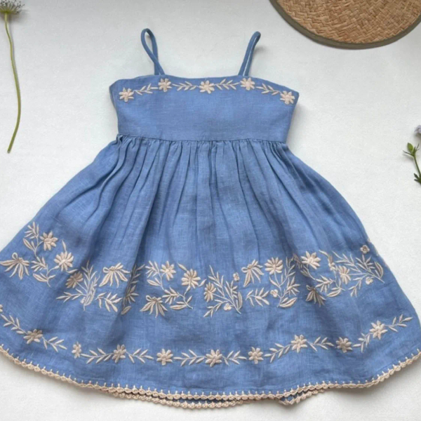 刺繡洋裝 image 1 of 0
