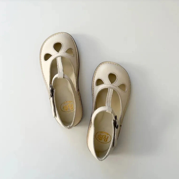 Lucy (cream or 玫瑰巧克力) image 1 of 0