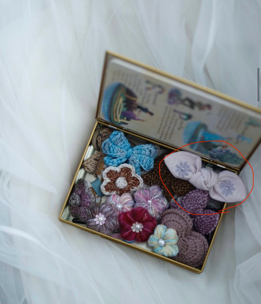 刺繡髮夾 image 1 of 0