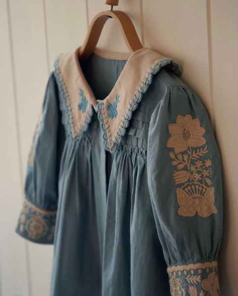 刺繡洋裝 image 1 of 0