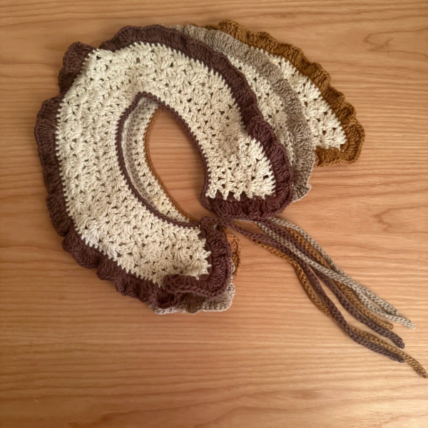 針織圍兜 image 1 of 0