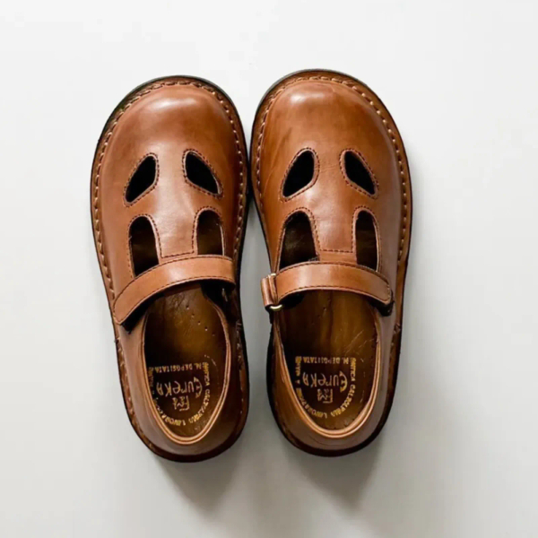 三角簍空、典雅雕花、水滴簍空T字皮鞋 image 1 of 0