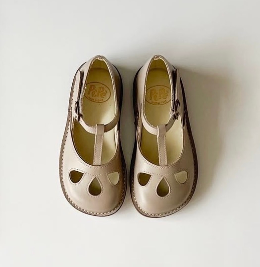 Lucy 大象灰 (Heritage Grisaille) image 1 of 0